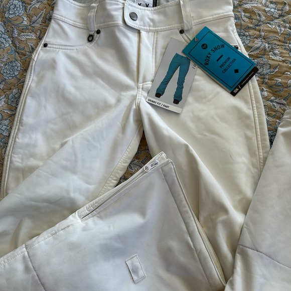 Roxy Creek Softshell Pants in White Snow/ski pants - Picture 3 of 10